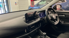 Nissan Qashqai 1.3 DiG-T MH N-Connecta 5dr Petrol Hatchback